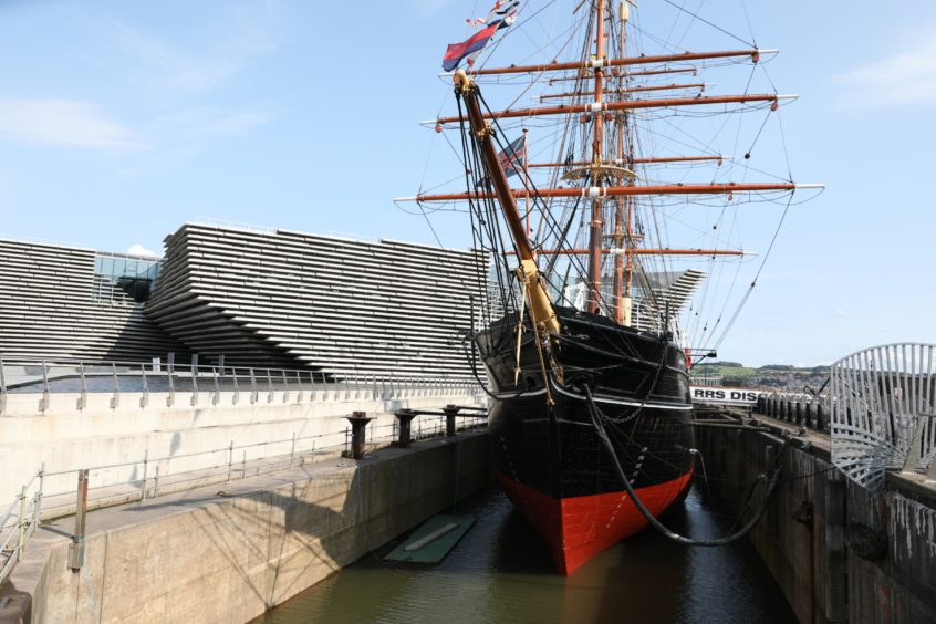 The original RRS Discovery with the V&A in the background