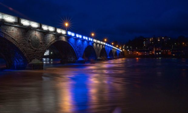 Smeaton Bridge in Perth was lit up tonight in blue & white to celebrate St Johnstones cup final appearance.