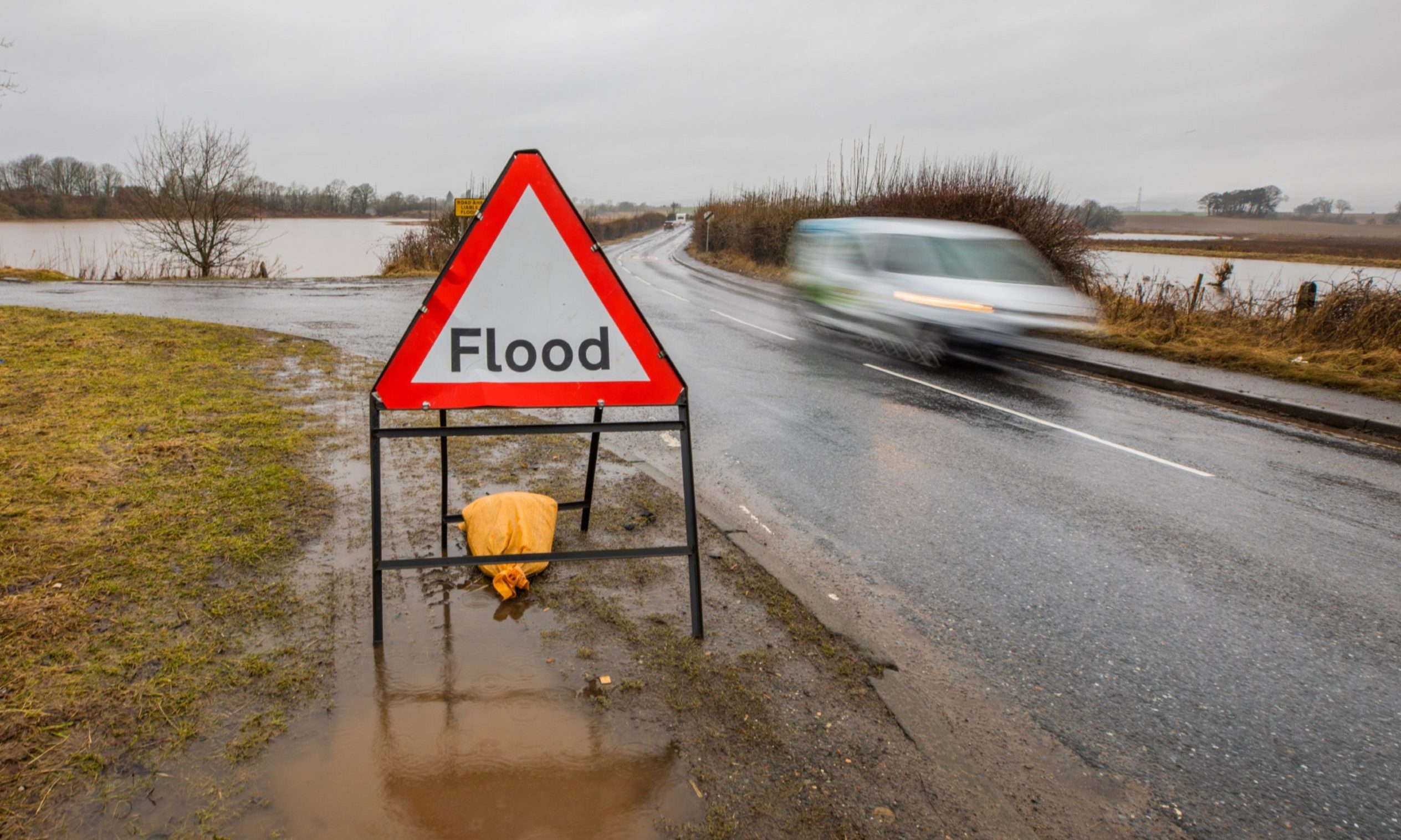 Flooding closes more roads in Perthshire as rivers Tay and Isla surge