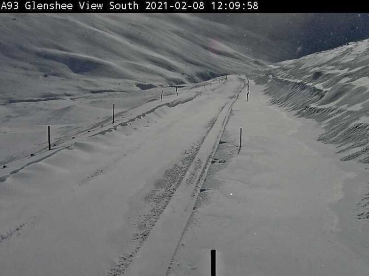 Snow on the A93 at Glenshee, looking south.