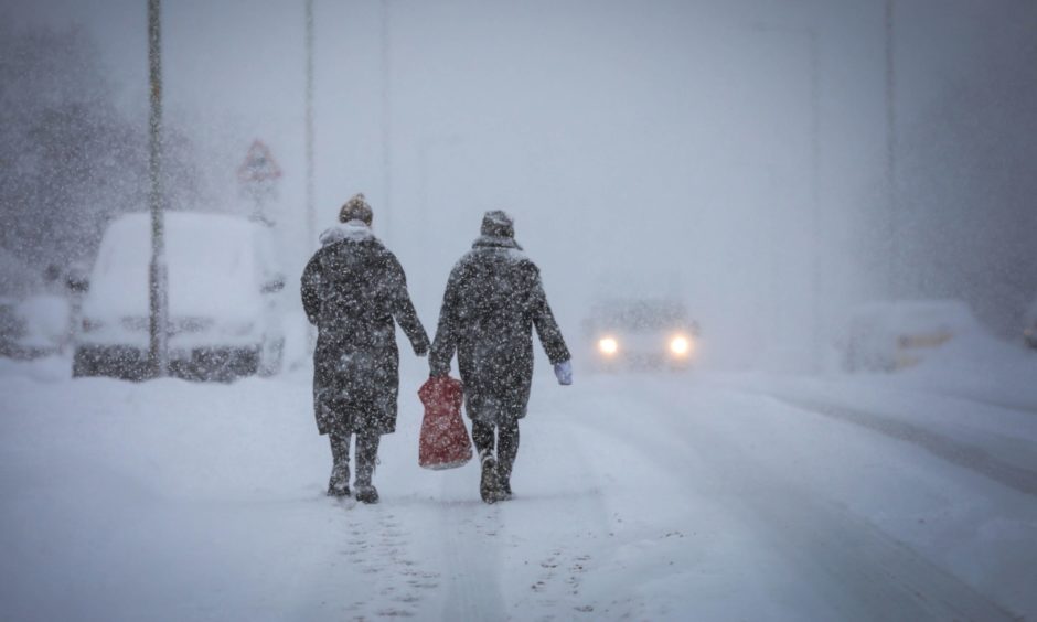 Heavy snow on Charleston Drive, Dundee.