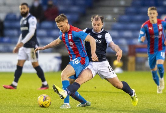 Paul McGowan challenges Scott Allardice on Dundee's last trip to Inverness.