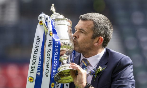 Callum Davidson clutches the Scottish Cup after leading St Johnstone to victory at Hampden. Image: SNS