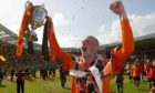 15/05/10 ACTIVE NATION SCOTTISH CUP FINAL
DUNDEE UTD v ROSS COUNTY (3-0)
HAMPDEN - GLASGOW
Delight for Dundee Utd's Garry Kenneth