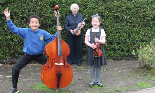 Dundee rotary music donation