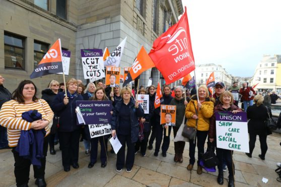 GMB members protesting in Dundee.