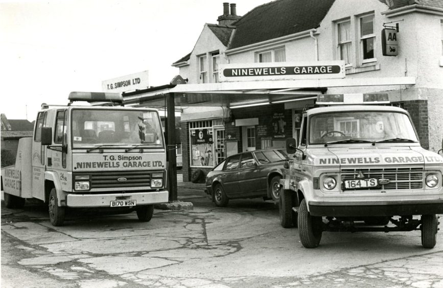 Ninewells Garage on Perth with two recovery trucks in 1986