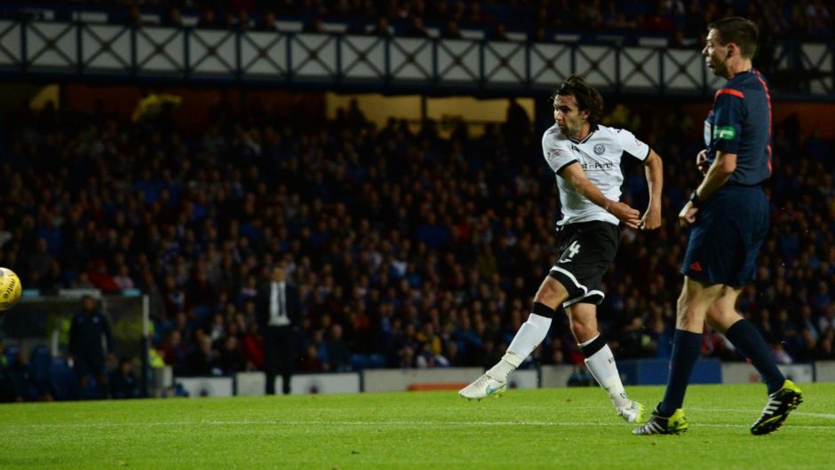 Simon Lappin scoring a goal for St Johnstone against Rangers.