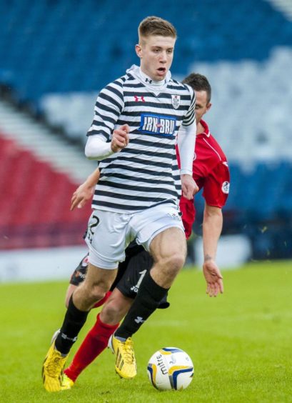 Shaun Rooney playing for Queen's Park.