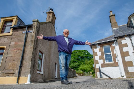 Don Marr at the Seaview Terrace troublespot in Johnshaven. Pic: Kenny Smith/ DCT Media