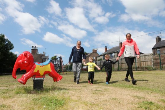 Local mums Tina Cooper and son Jakob, 4, and Morna Whitton with Brogan, 4.