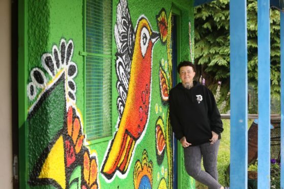 Artist Pamie Bennet spruces up Victoria Gardens pavilion with stunning new mural. Pictures: Gareth Jennings/DCT Media.