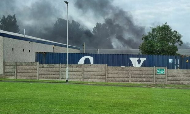 Smoke belches into sky from Fife fire (Fife jammer locations/Facebook).