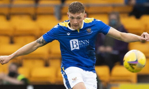 Liam Gordon has penned a new deal with St Johnstone.