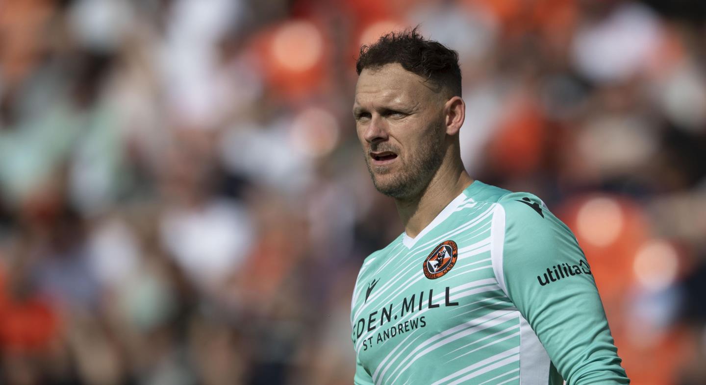 Trevor Carson in action for Dundee United.