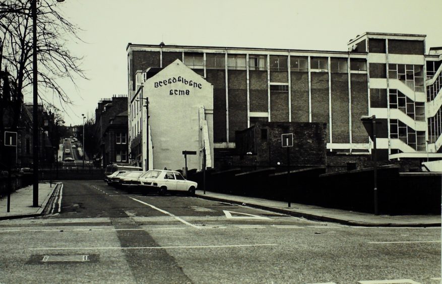 The Breadalbane Arms, more commonly known as The Bothy or The Bread, on Constitution Road (1979). The building has since been knocked down and the space is now part of Abertay University.