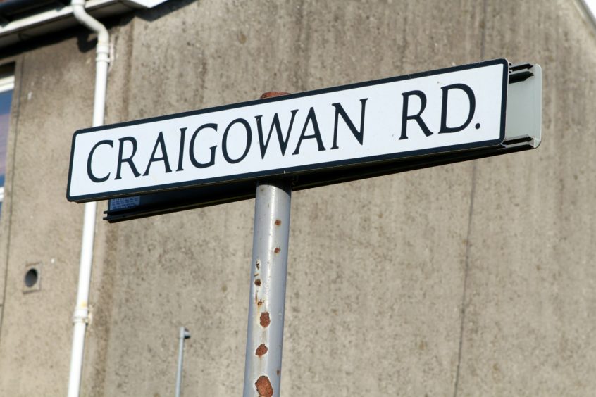 Craigowan Road sign