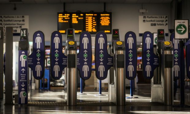 Dundee railway station. Image: Mhairi Edwards/DC Thomson