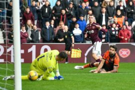 Hearts 5 Dundee United 2: Charlie Mulgrew injured as Jambos win seven goal Tynecastle thriller