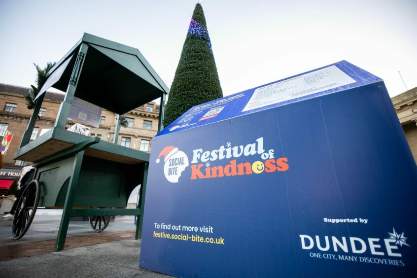 dundee christmas tree