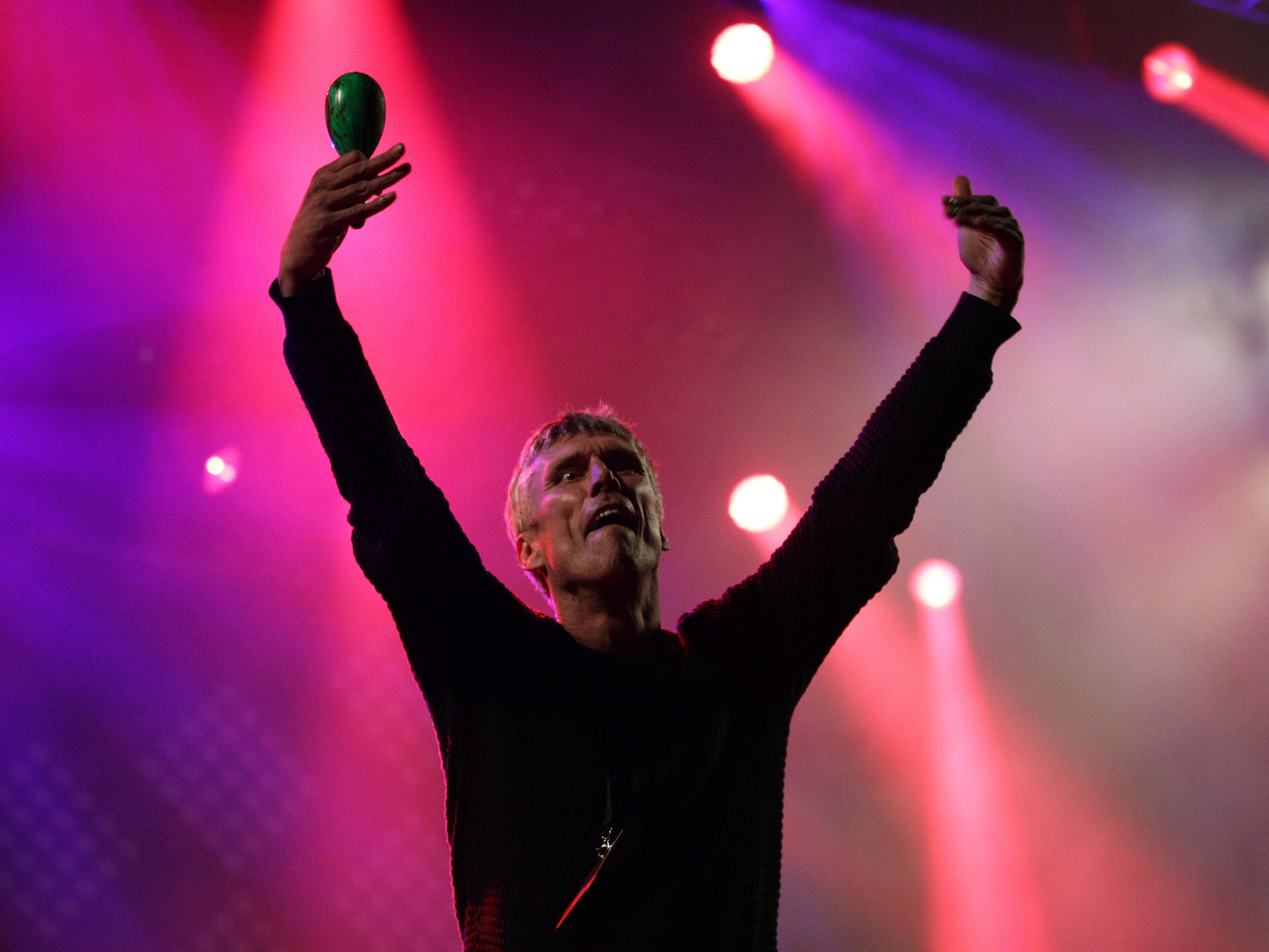 Happy Mondays star Bez launches lockdown fitness classes - Vimarsana News