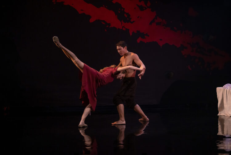 Two dancers in Phaedra/Minotaur at the Edinburgh International Festival