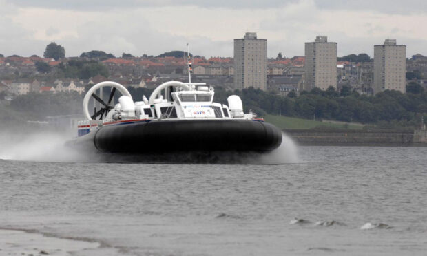 A hovercraft leaves Kirkcaldy during the 2007 trial. Image: George McLuskie
