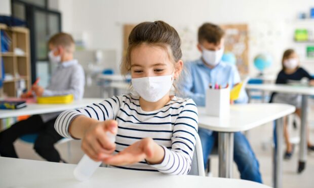 Teaching union wants greater encouragement to wear face masks in schools.