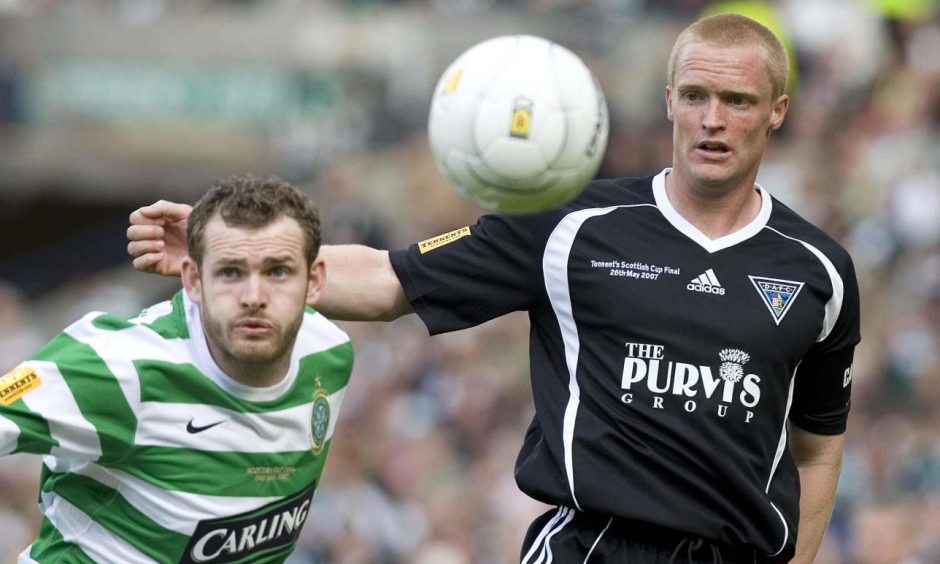 Greg Shields in action for Dunfermline Athletic in the 2007 Scottish Cup final against Celtic.