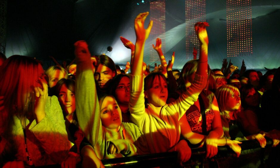 the crowd at the Radio 1 Big Weekend at Dundee in 2006