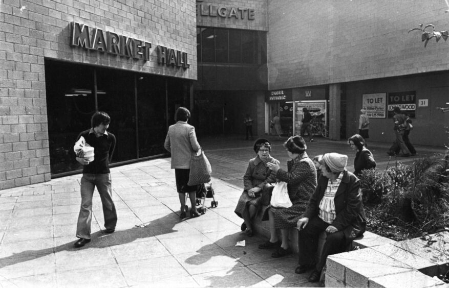 black and white photo showing exterior of Wellgate centre in 1980.