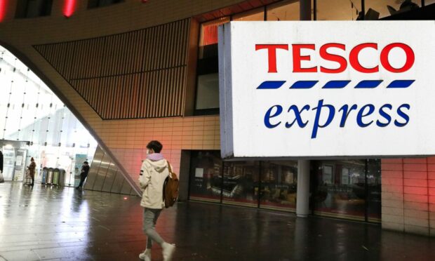 tesco express dundee railway station