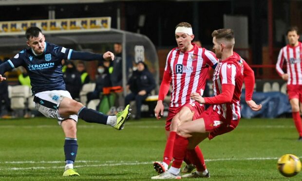 Dundee got the better of St Johnstone in their last meeting thanks to a Danny Mullen strike.