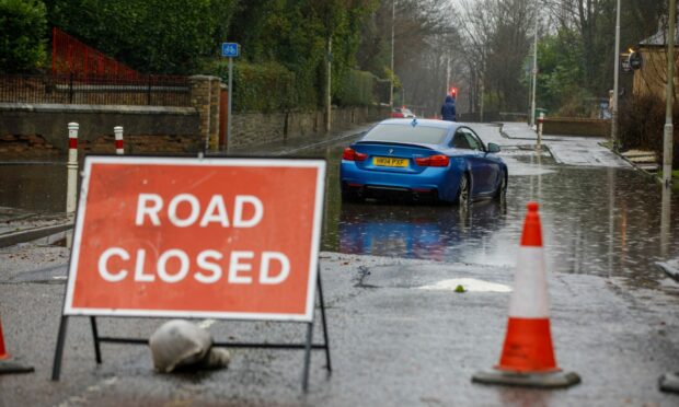 Foulford Road in Cowdenbeath is shut.