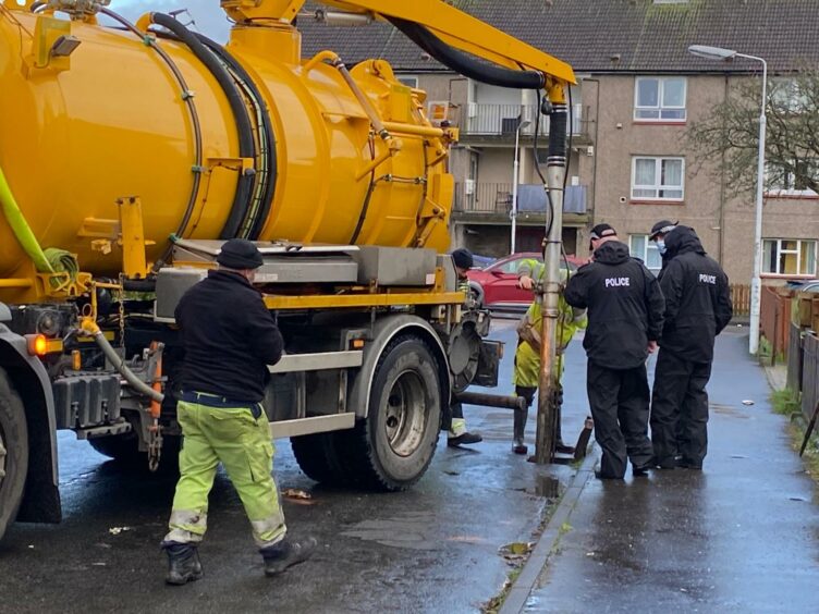 Police search drains in Templehall Avenue, Kirkcaldy