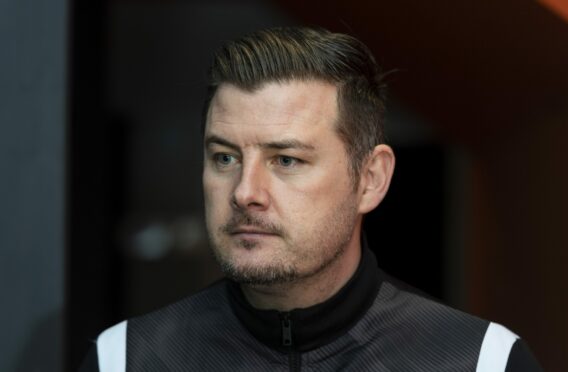 Dundee United boss Tam Courts has been set a top six target.