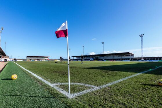 A 1.30pm pitch inspection will be carried out at Gayfield.