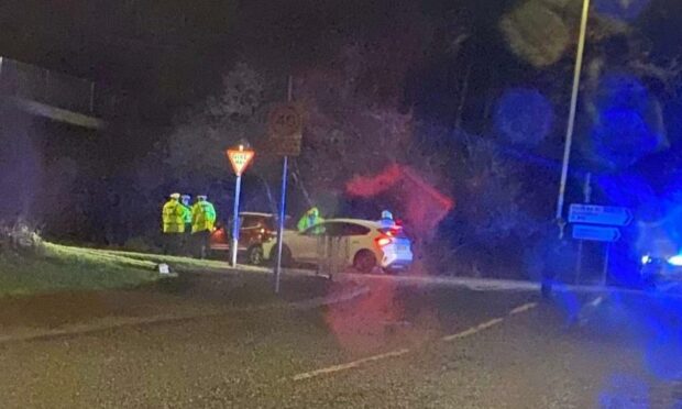 Emergency services are at an RTC on the A910 at Kirkcaldy in Fife. Photo: Fife Jammer Locations