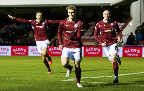Arbroath will be looking to cause a Scottish Cup upset when Hibs visit on Sunday.