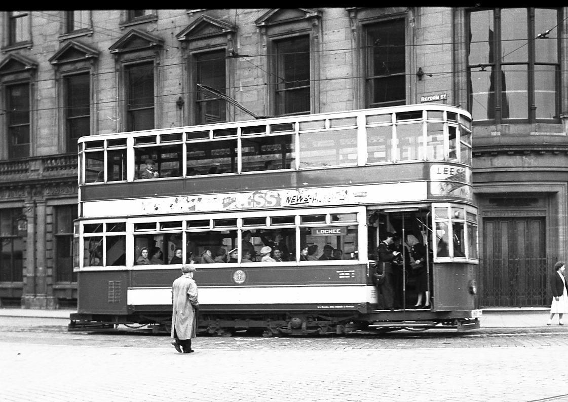 trams were in Dundee before electric buses 