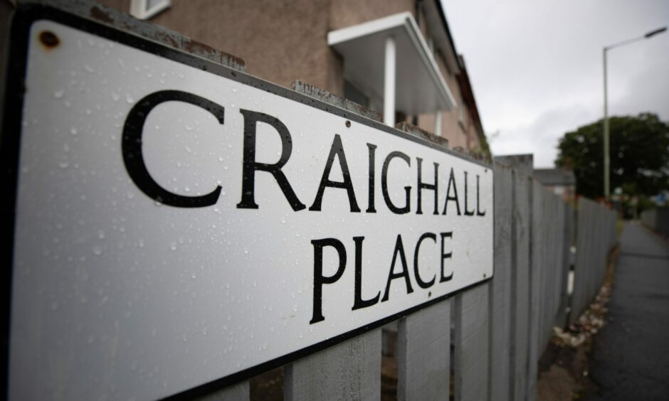 Craighall Place, Rattray street sign
