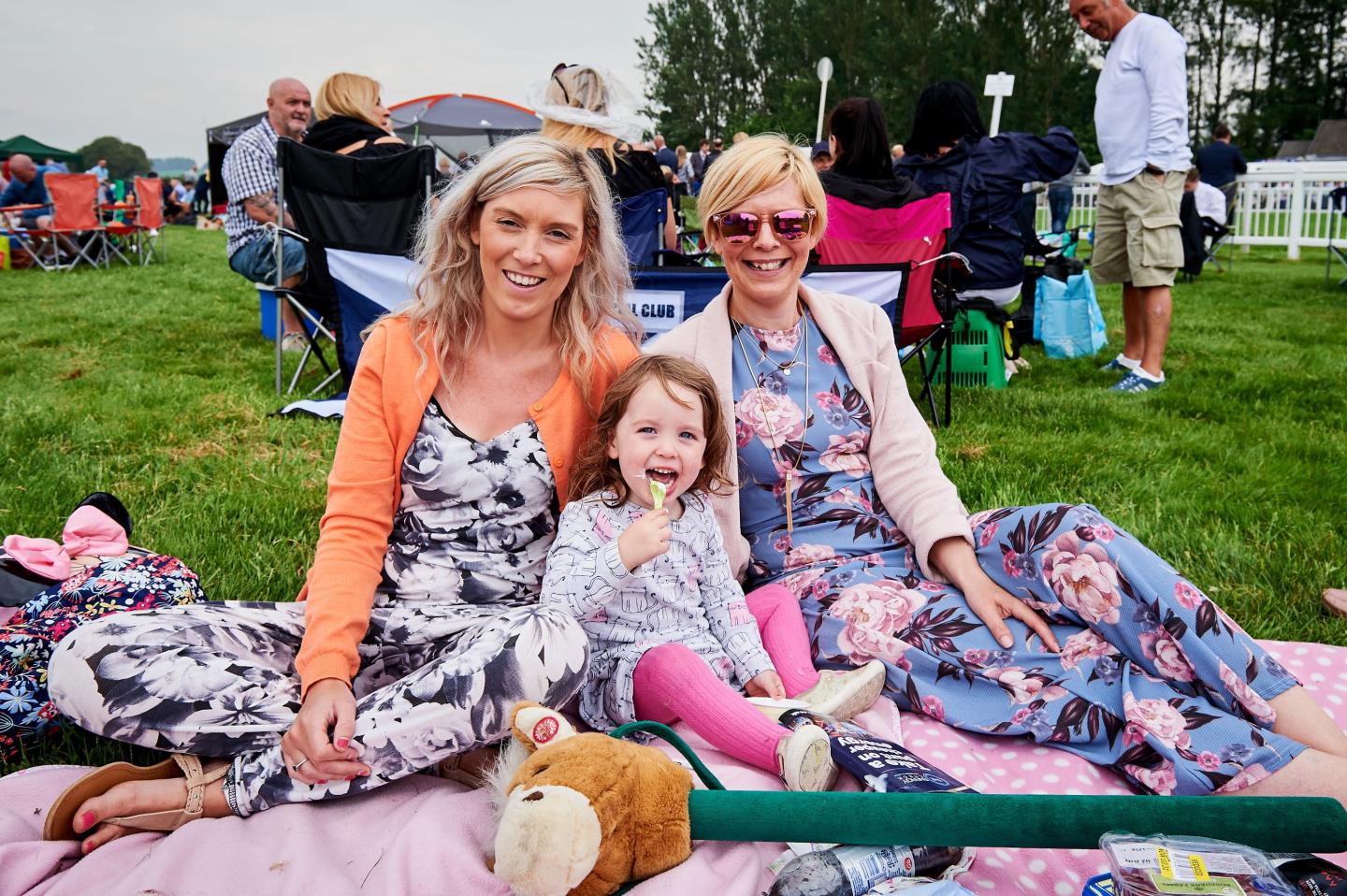 family at Perth Races 2022