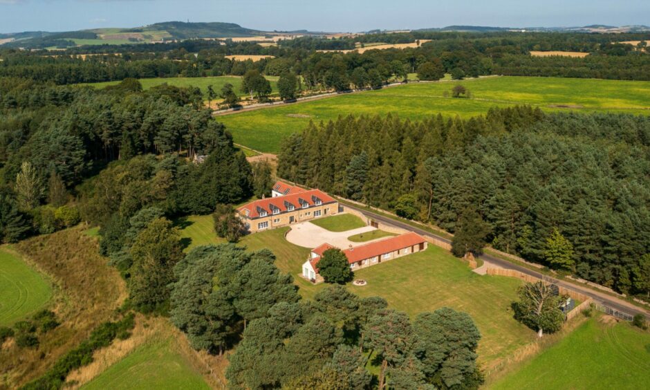 An aerial view of Jenniston House and surrounding lands