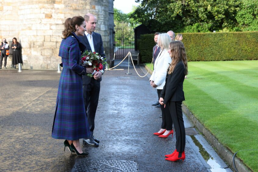 Cruella actress Tipper Seifert-Cleveland gave the bouquet made of local flowers from Anne to the Duchess of Cambridge at a screening of the film in Edinburgh.