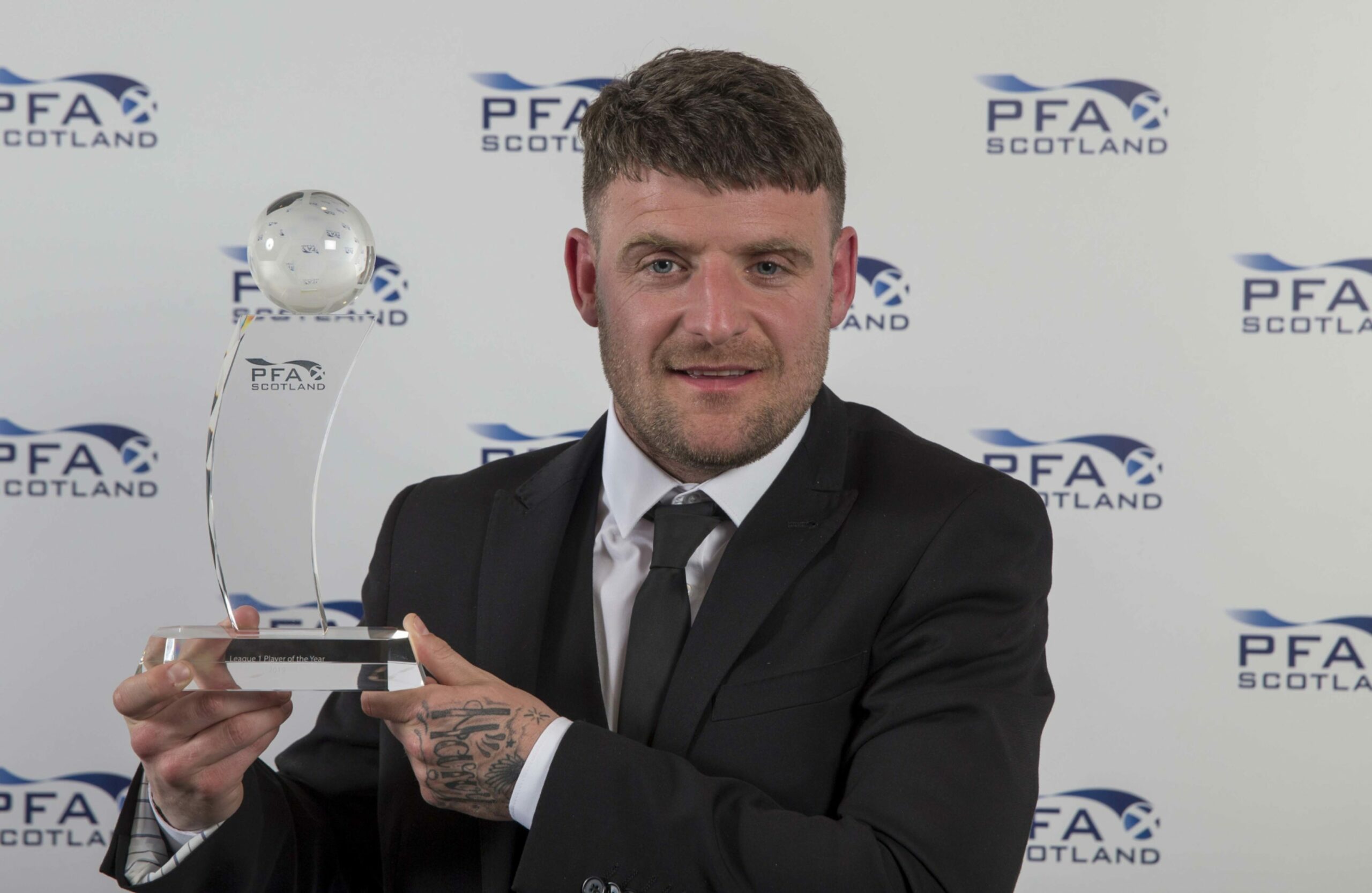 Linn was named SPFL Player of the Year and PFA Scotland Players' Player of the Year in Scottish League One for the 2018/19 season after scoring 23 goals, helping Arbroath clinch the League One title