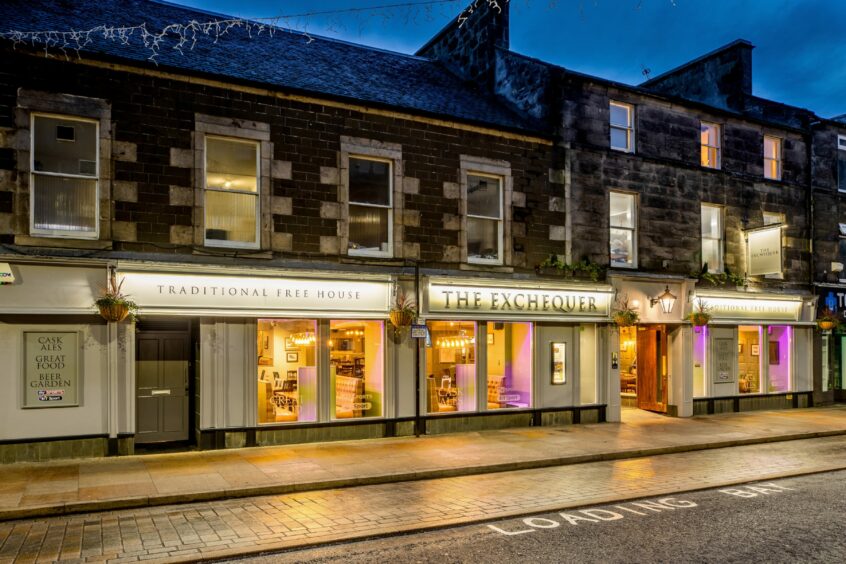 the Exchequer pub in Kirkcaldy.