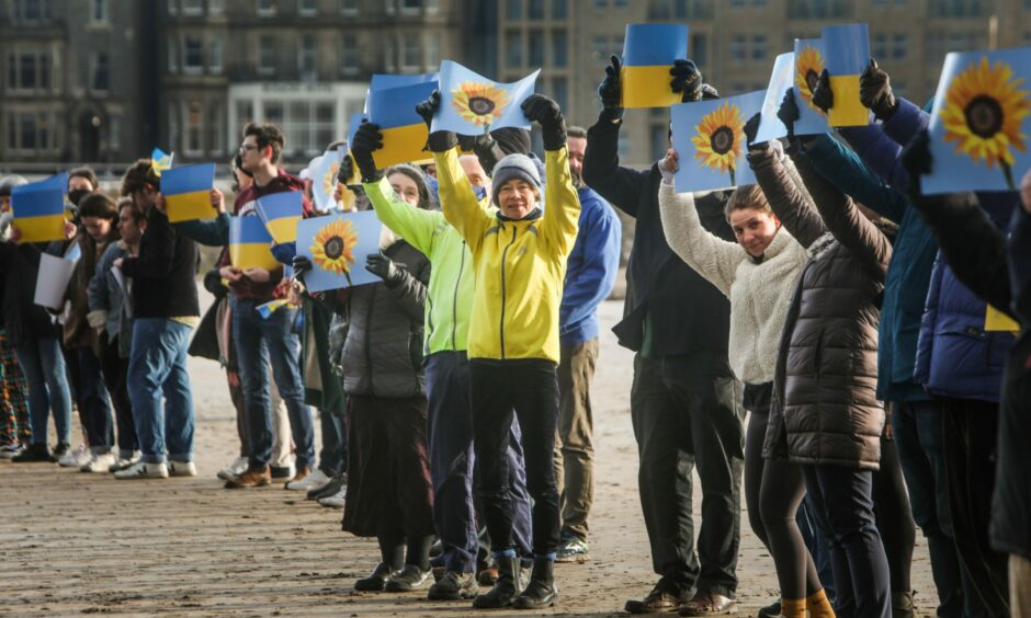 1,000 people formed a human line during the St Andrews Ukraine rally