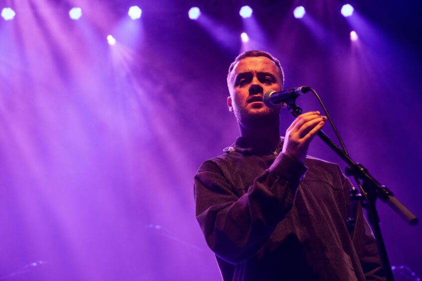 Singer Maverick Sabre.