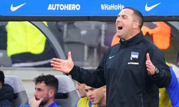 Mark Fotheringham addresses his Hertha players during a crunch Bundesliga clash