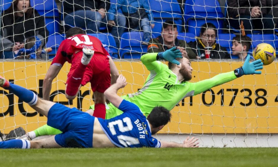 Greg Kiltie scores for St Mirren.